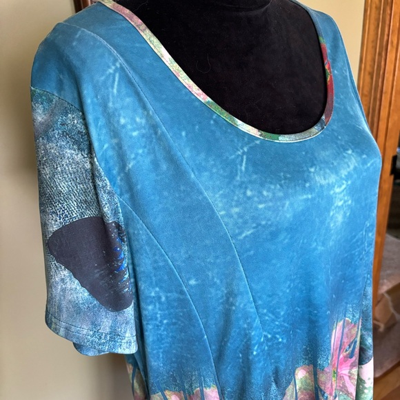 🌸 Floral Flowy Tunic with Pleating 🌸 - Picture 6 of 12